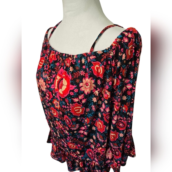 Floral Off-Shoulder Top - Picture 2 of 4